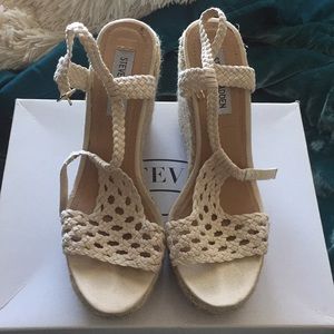 Steve Madden strappy crochet wedges